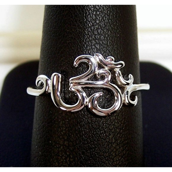 Jewelry - 925 STERLING SILVER Om Symbol Ring